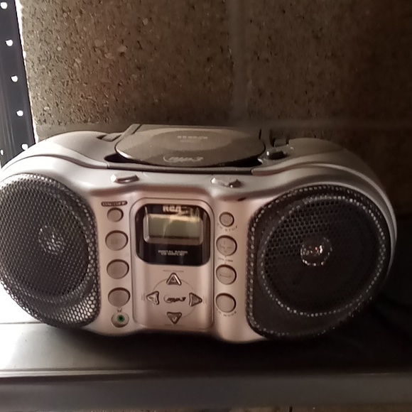 RCA - Picture 2 of 2